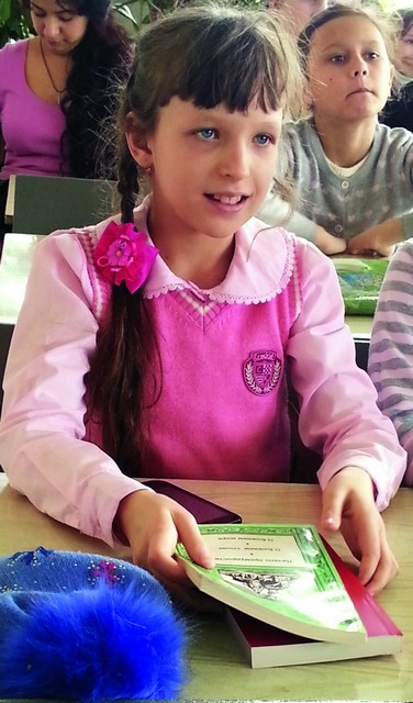 Яценко Диана на уроке в любимой воскресной школе Никольского собора г. Кемерово